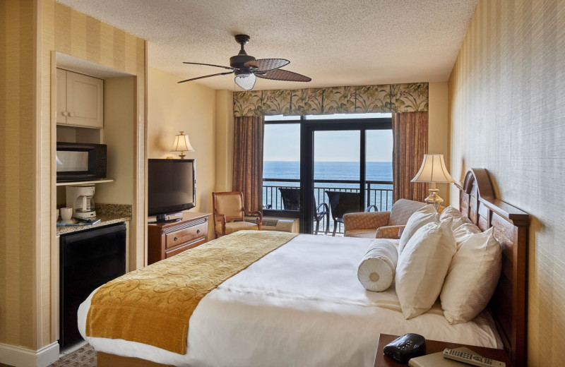 Guest room at Island Vista Resort.