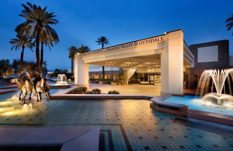 Exterior view of Hilton Doubletree Paradise Valley Resort of Scottsdale.