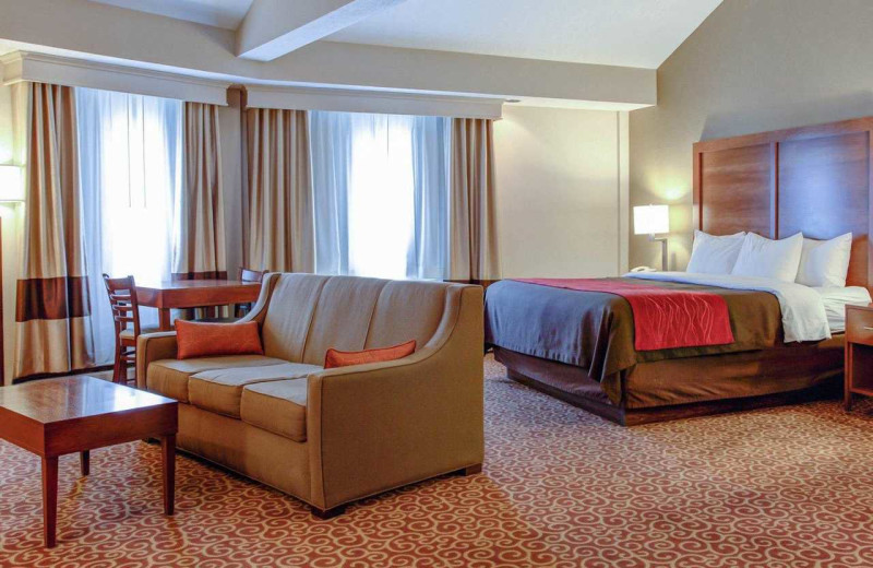 Exterior view of Comfort Inn Bangor.