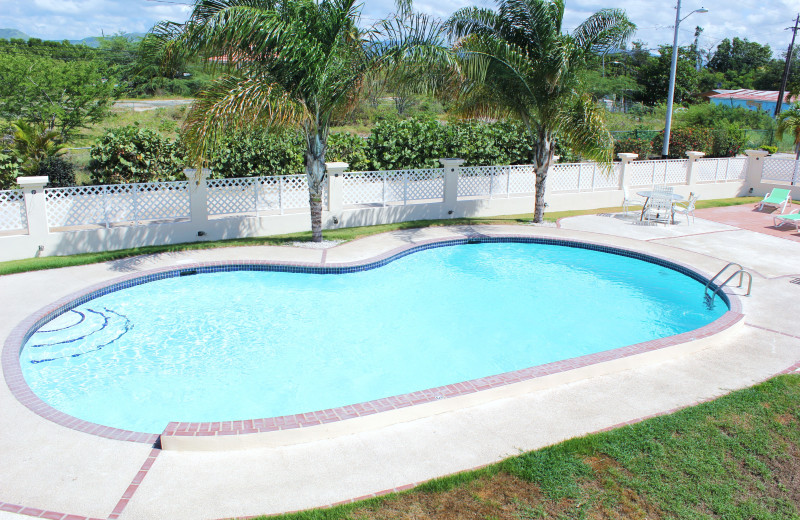 Outdoor pool at Manatee Eco Resort, Inc.
