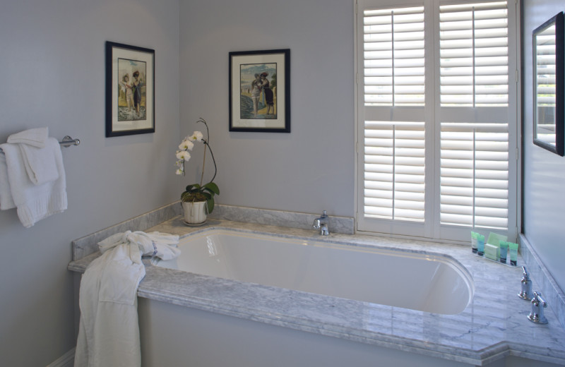 Penthouse suite jacuzzi at Glorietta Bay Inn.