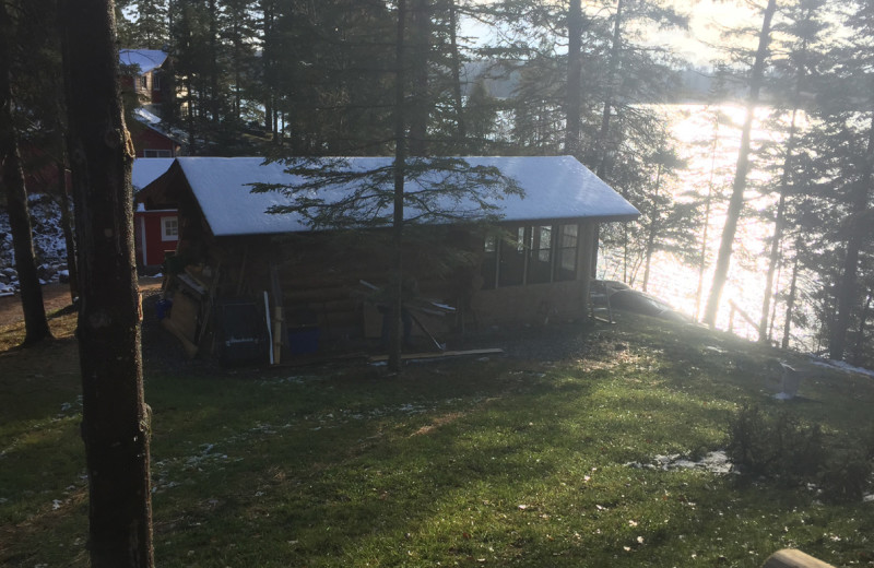 Cabin exterior at Buckhorn on Caribou Lake.