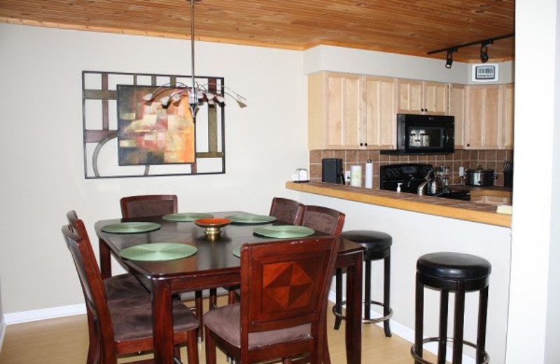 Guest kitchen at Pinnacle Inn Resort.