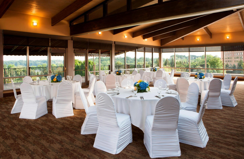 Weddings at Eagle Crest Resort - Marriott Ann Arbor/Ypsilanti.