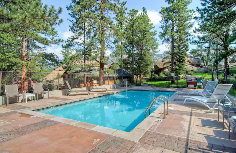 Outdoor pool at Black Canyon Inn.