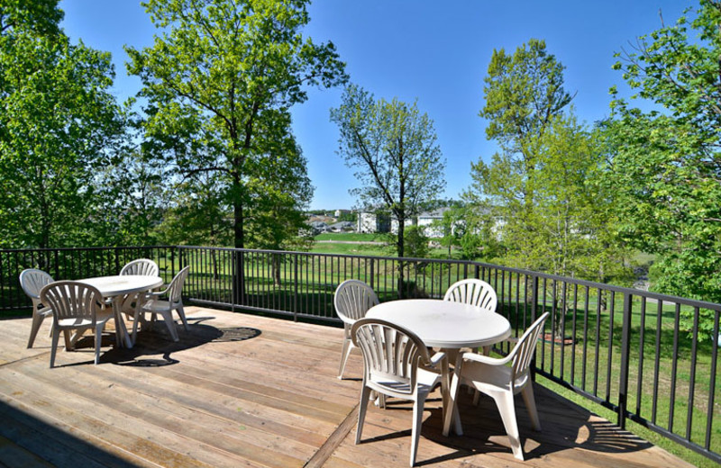 Outdoor Patio at Comfort Inn at Thousand Hills