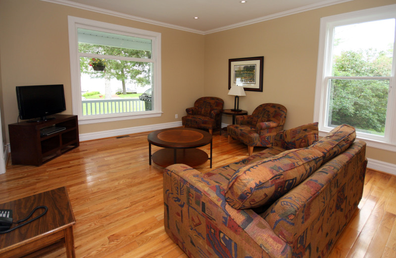 Cottage living room at Bayview Wildwood Resort.