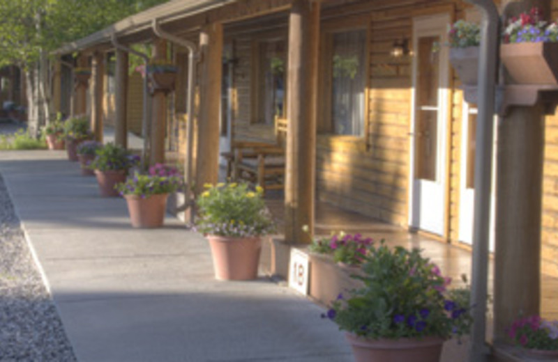 Motel Exterior at Rainbow Valley Lodge 