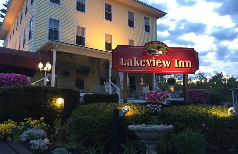 Exterior view of Lakeview Inn.