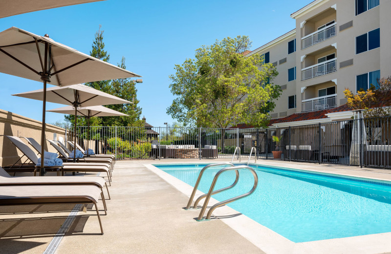 Outdoor pool at Courtyard by Marriott Novato Marin/Sonoma.