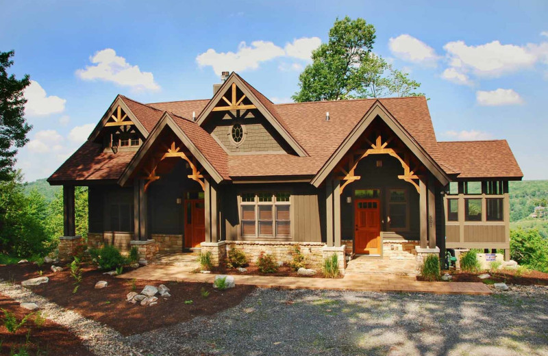 Rental exterior at Railey Mountain Lake Vacations.