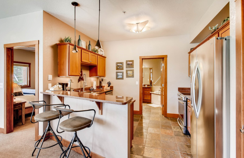 Guest kitchen at Black Canyon Inn.