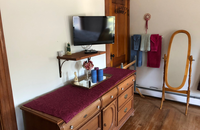 Guest room at Antique Rose Inn.