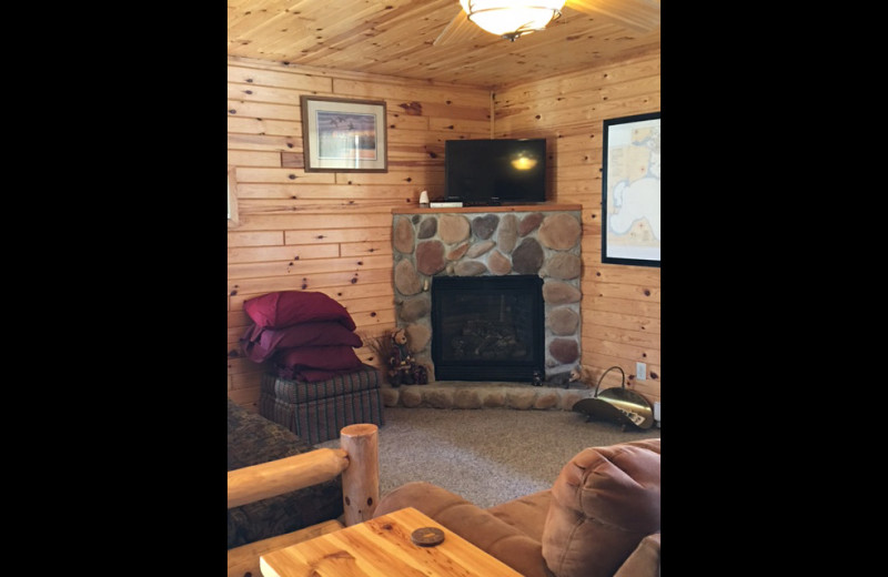 Cabin living room at Linder's HideAway Cabins.