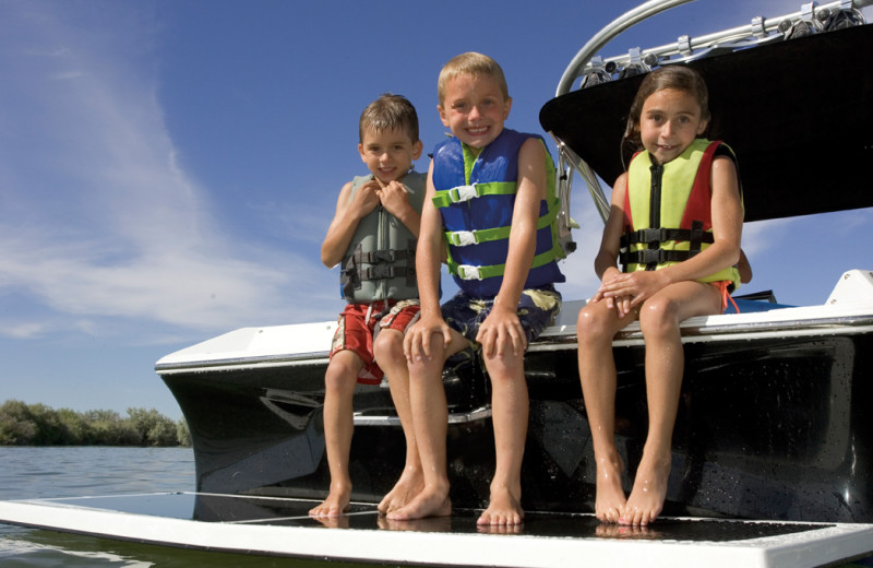 Boating at Tamarack Lodge.