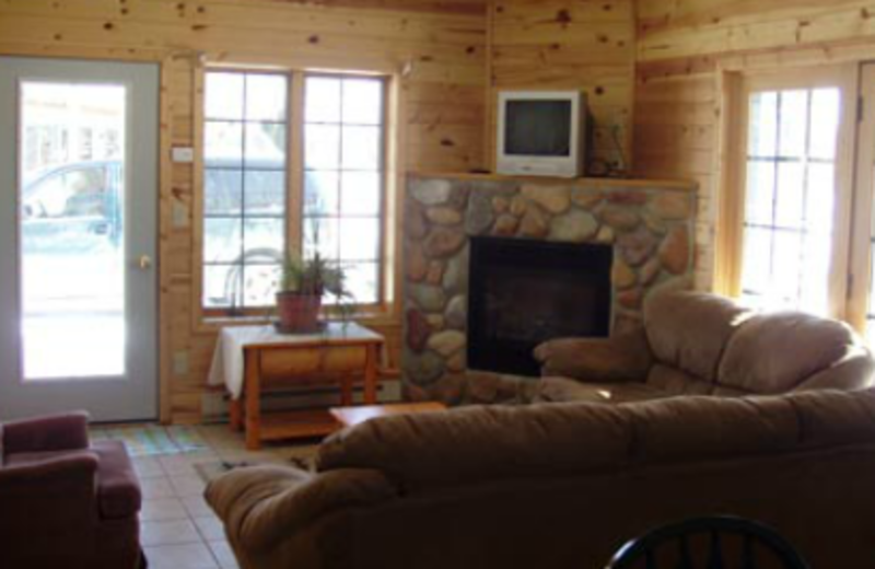 Cottage living room at Bug-Bee Hive Resort.