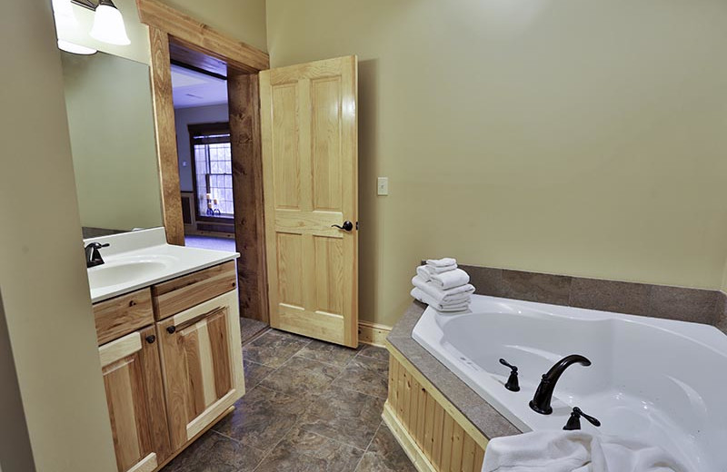 Guest bathroom at House Mountain Inn.