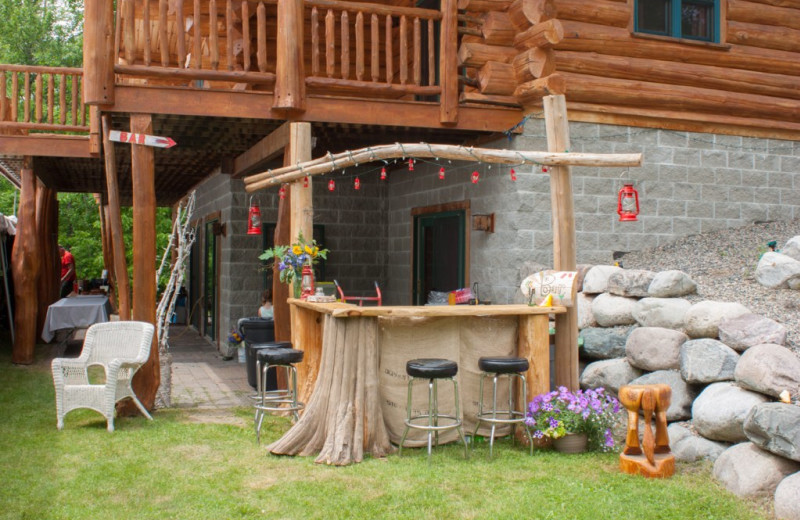 Wedding bar at Buckhorn on Caribou Lake.