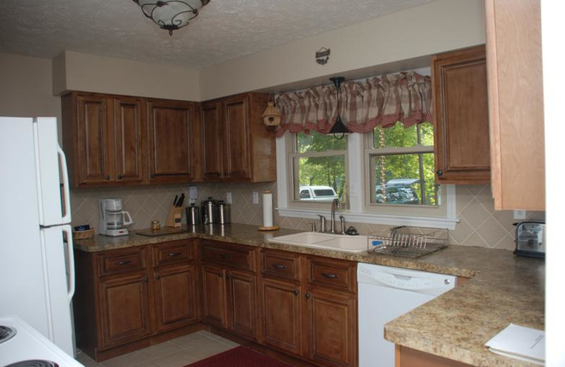 Cottage kitchen at Greenbrier River Retreat.