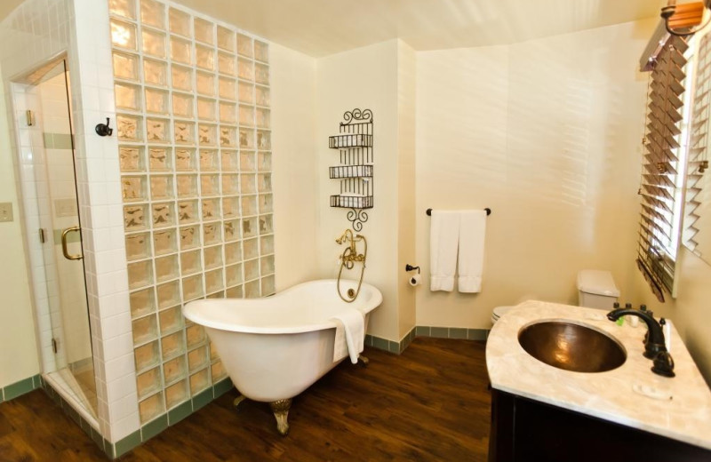 Guest bathroom at El Cordova Hotel.