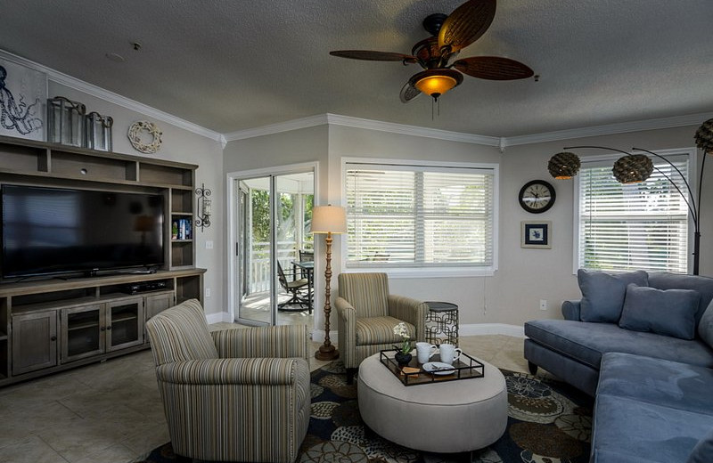 Rental living room at beachrentals.mobi. LLC.