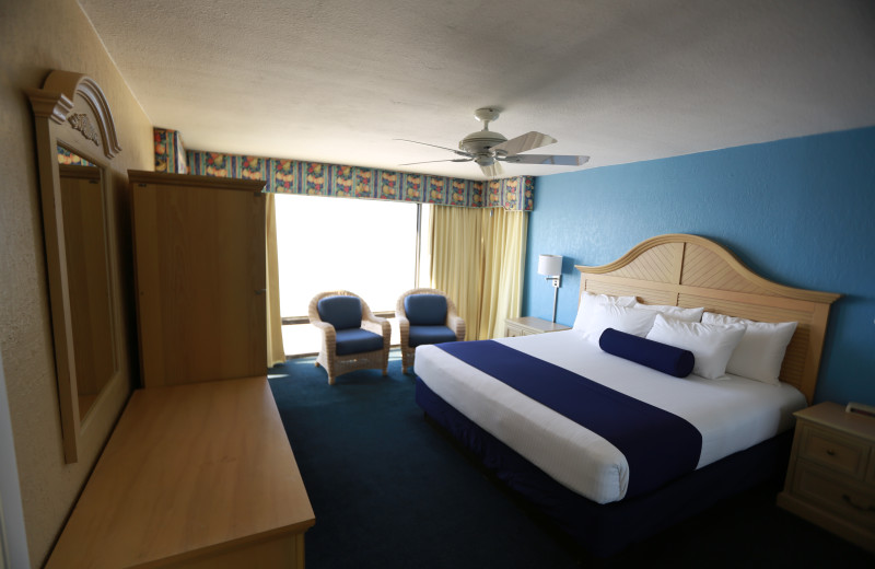 Guest bedroom at Shoreline Island Resort.
