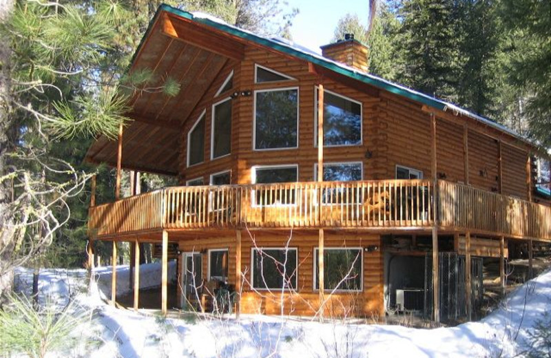 Cabin exterior at Idaho Cabin Keepers.