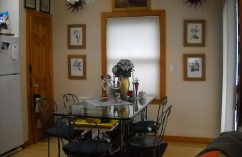 Vacation rental dining room at Beach Combers Vacation Rentals.