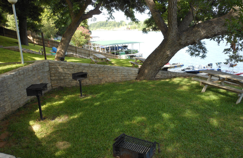 Picnic area at Heart of Texas Lake Resort.