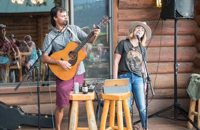 Live music at 320 Guest Ranch.