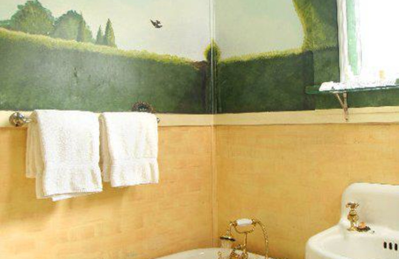 Suite Bathroom at The Spencer Hotel