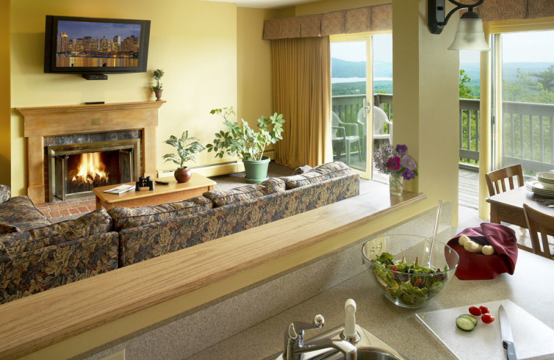 Guest living room at Steele Hill Resorts.