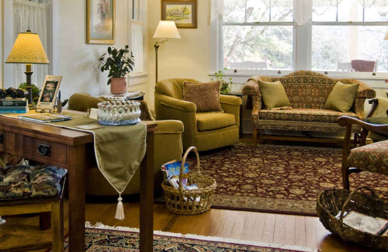 Parlor at Folkestone Inn B&B.