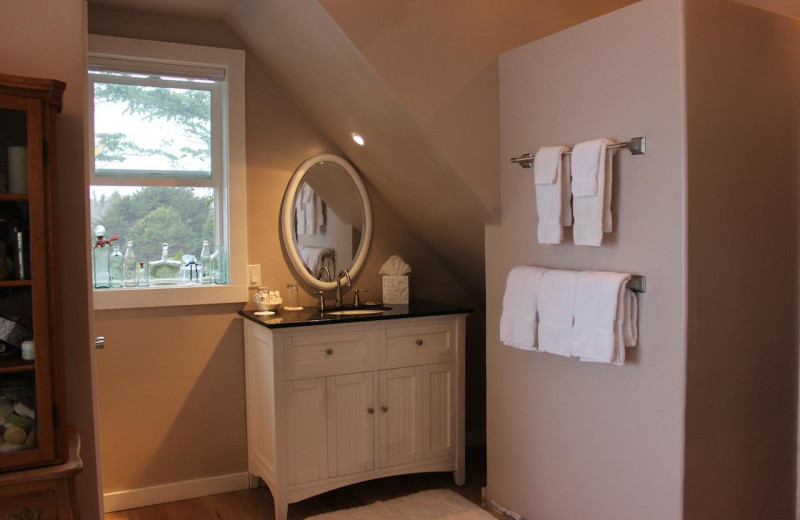 Guest room at Agate Cove Inn.