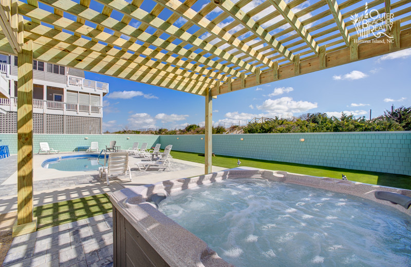 Rental hot tub at Outer Beaches Realty.