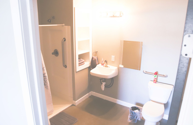 Guest bathroom at The Lodge at Windy Ridge.