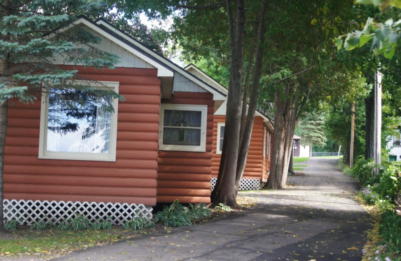 Cabin exterior at Green Way Log Cottages.