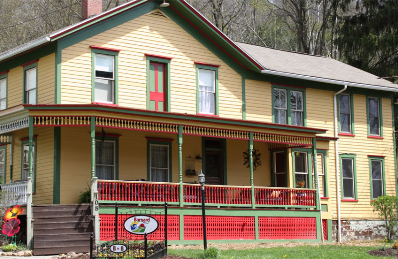 Exterior view of Barnard House Bed & Breakfast.