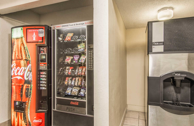 Vending machine at Rodeway Inn - Fergus Falls.