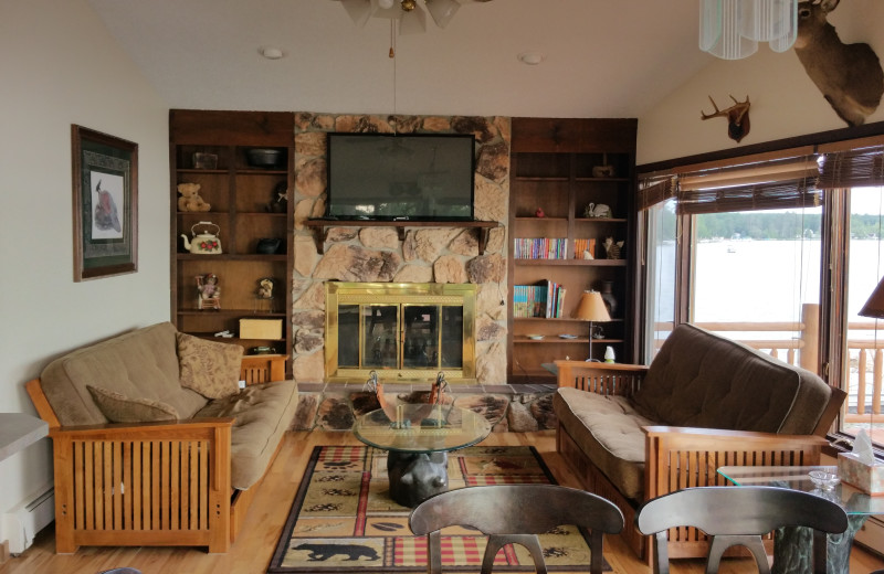 Lodge living room at Lake Cabins Resort.