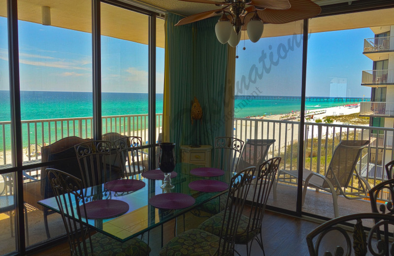 Rental dining room at Resort Destinations.