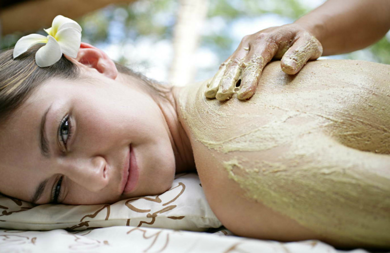 Spa massage at Honeymoon Bay Lodge & Retreat.