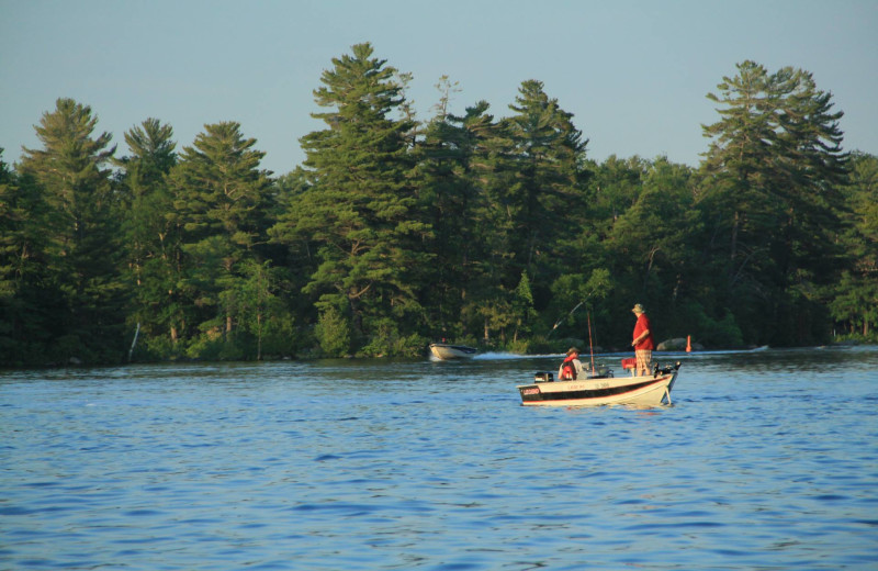 Boating at Westwind Inn on the Lake.