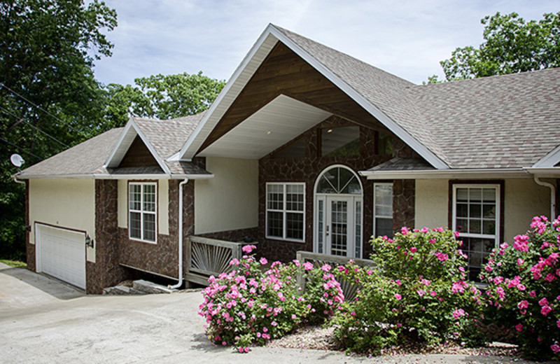 Rental exterior at Branson Vacation Houses.