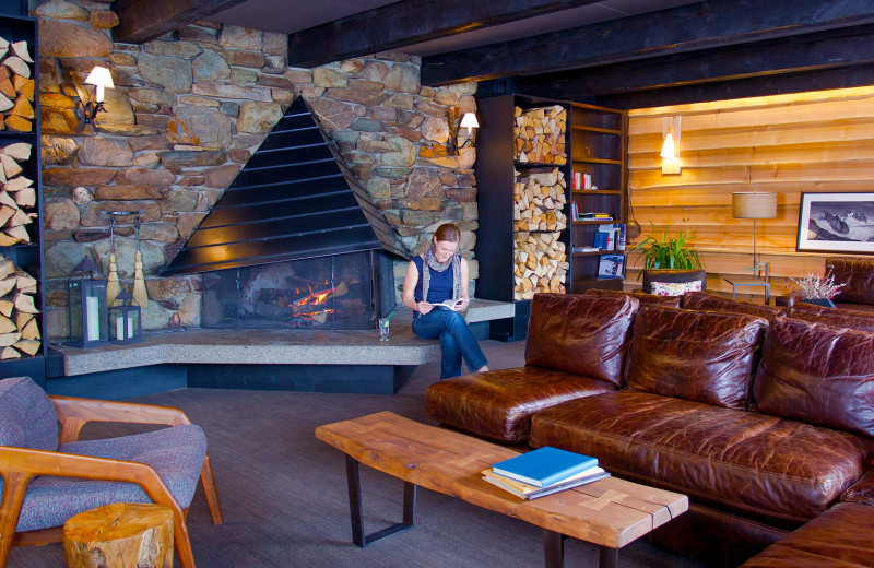 Lounge at Bugaboos Lodge.