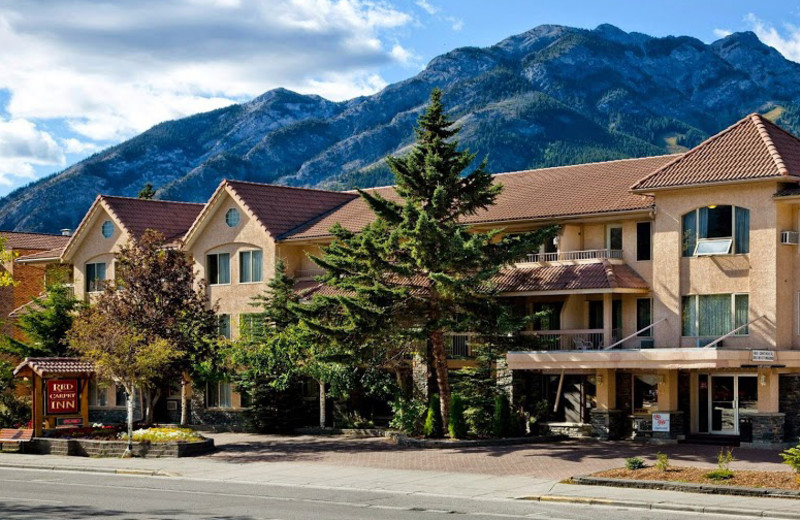 Exterior view of The Red Carpet Inn.