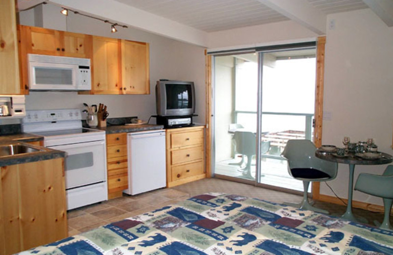 Guest room at Many Springs Flathead Lake Resort.