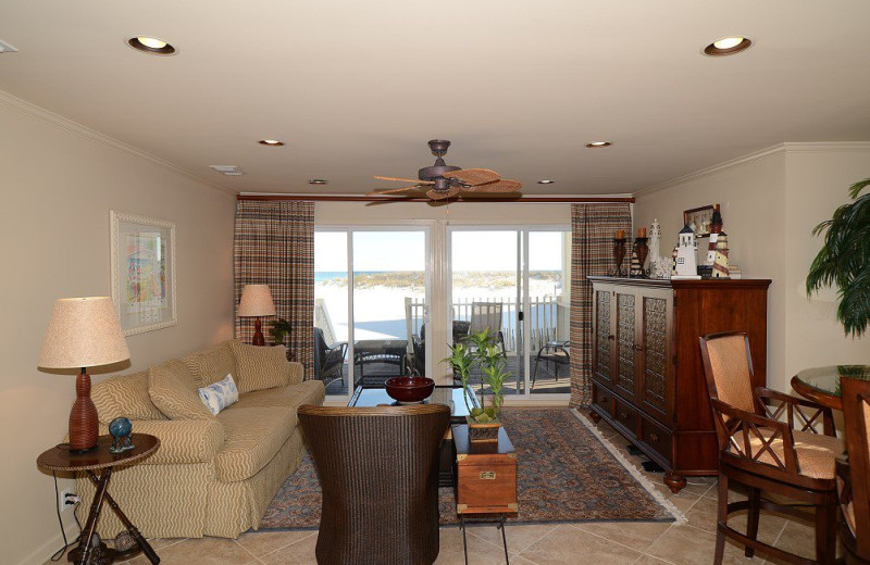 Vacation rental living room at Sandpiper Cove.