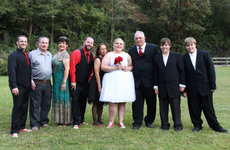 Weddings at Berry Creek Cabins.