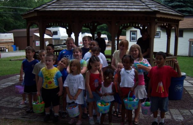 Easter egg hunt at Hemlock Campground & Cottages.